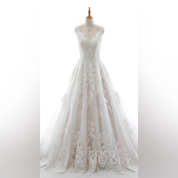 A Line Court Train Tulle And Organza Wedding Dress Size 10 Ivory/Champagne - Picture 1 of 15